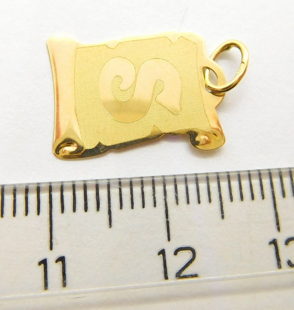 Klenoty Budín Zlatý přívěsek na pergamenu s gravírováním - písmenko S 585/0,45gr GUPYN-58041