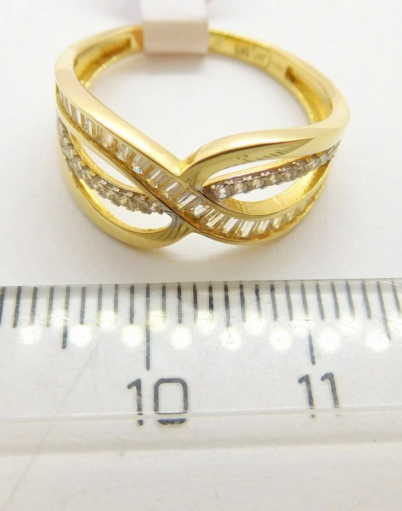 Klenoty Budín Mohutný dámský zlatý prsten se zirkony 585/2,30gr vel. 55 HK1202