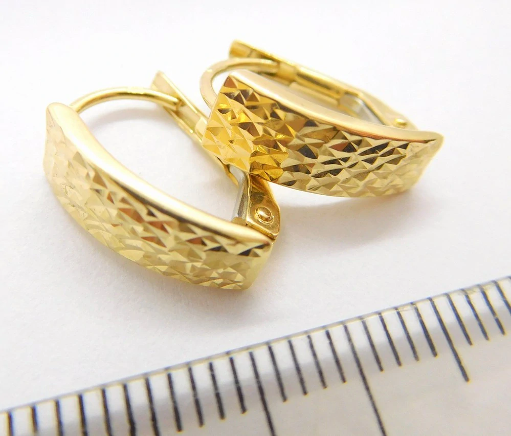 Klenoty Budín Dámské náušnice ze žlutého zlata s gravírováním 585/1,37gr HK2347