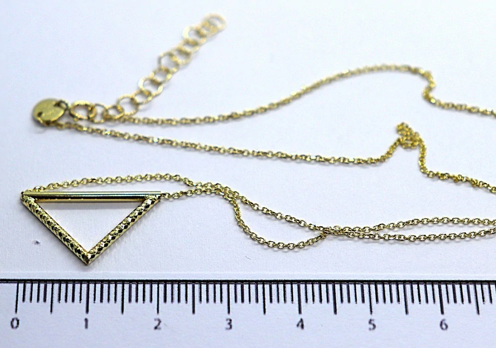 Klenoty Budín Dámský zlatý náhrdelník s gravírováním trojúhelník 585/1,75gr 45cm HK4071