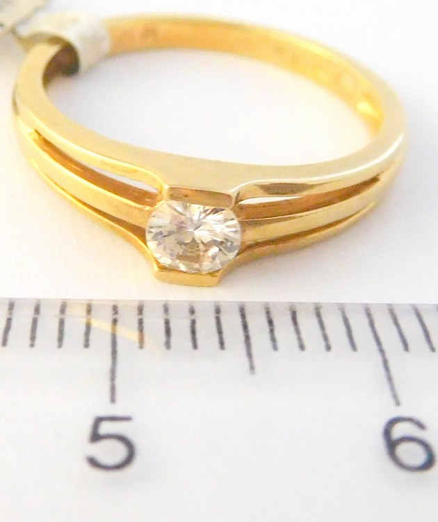 Klenoty Budín Zásnubní prsten s velkým přírodním diamantem 0,19CT 585/2,30gr vel. 52 3810121