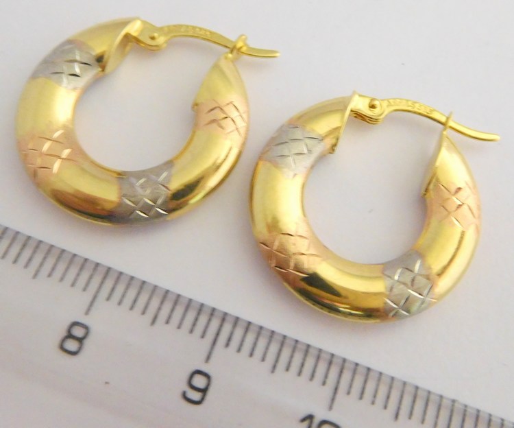 Klenoty Budín Mohutné zlaté kruhy z trojího zlata s gravírováním 585/1,68gr HK2404