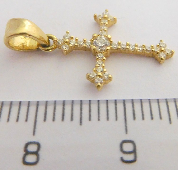Klenoty Budín Zlatý přívěsek - zlatý křížek posetý zirkony 585/0,68gr HK3050