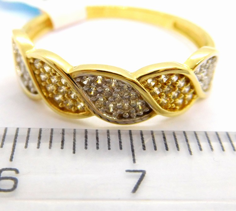 Klenoty Budín Mohutný dámský prsten v kombinaci zlata se zirkony 585/2,15gr vel. 57 HK1009