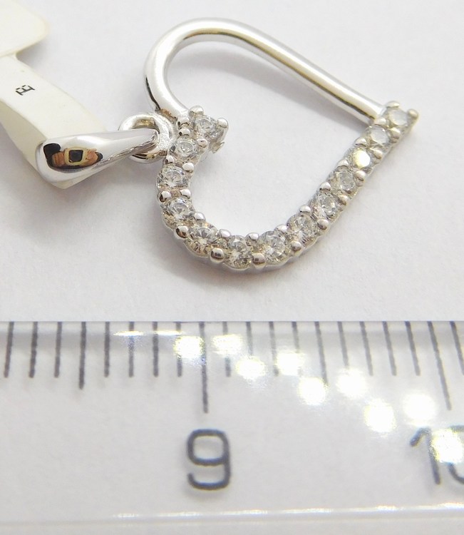 Klenoty Budín - Zlatý přívěsek z bílého zlata se zirkony srdíčko 585/0,73gr HK3254