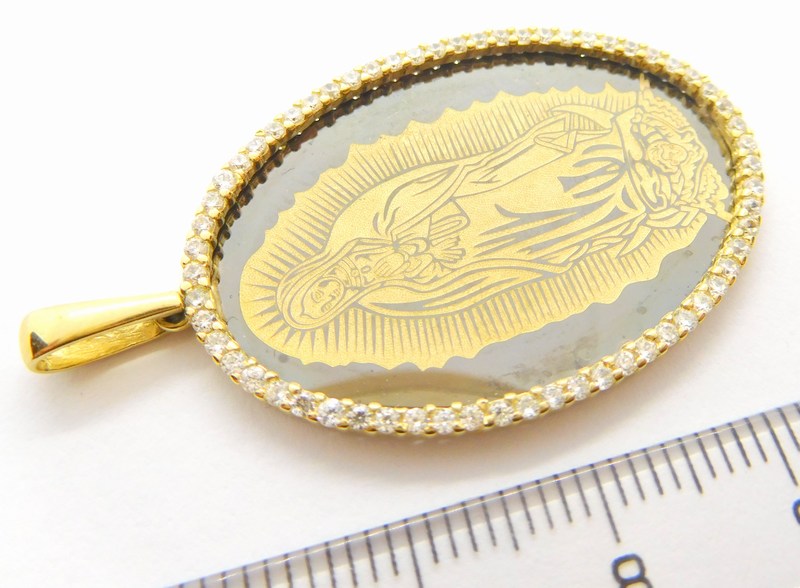 Klenoty Budín Obrovská gravírovaná zlatá madonka se zirkony - přívěsek 585/4,12gr HK3084