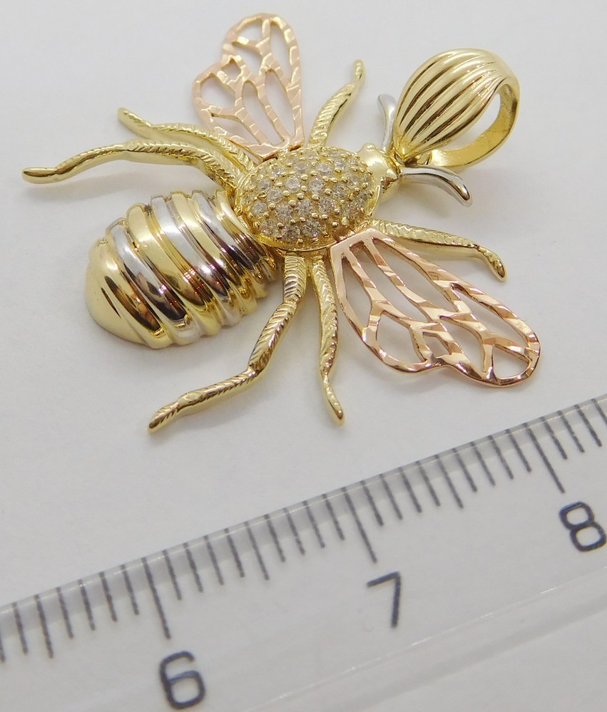 Klenoty Budín Mohutný zlatý přívěsek - včelka ze tří barev zlata 585/2,96gr HK3110