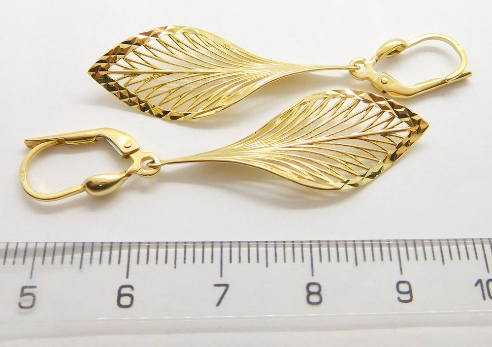 Klenoty Budín Dámské visací gravírované zlaté náušnice 585/2,96gr HK2203