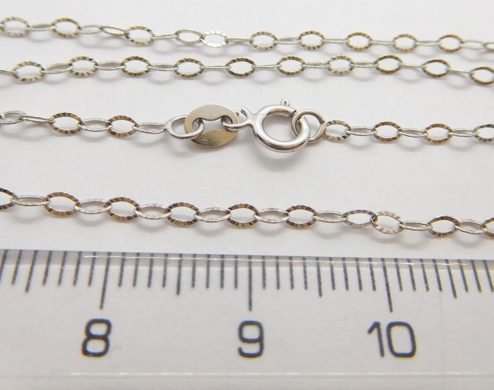 Klenoty Budín Dámský gravírovaný zlatý řetízek z bílého zlata 585/1,07gr 40cm H800