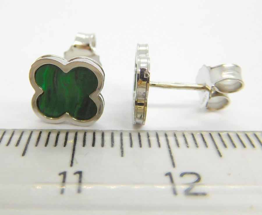 Klenoty Budín Dámské zlaté náušnice z bílého zlata se zeleným smaltem čtyřlístek 585/1,57gr HK2280
