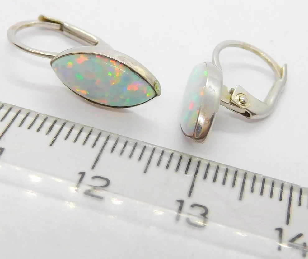 Klenoty Budín Dámské klasické náušnice z blého zlata s bílými opály na patent 585/1,96gr HK2221