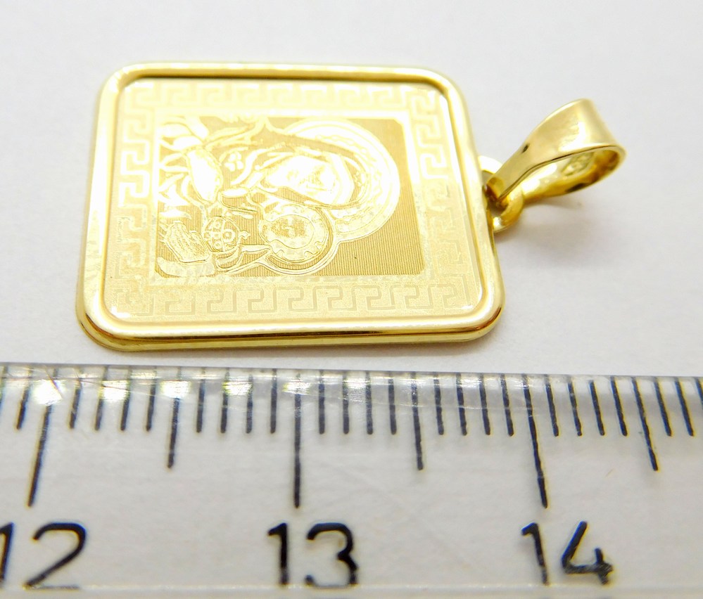 Klenoty Budín Dámský zlatý velký přívěsek gravírovaná zlatá madonka 585/1,36gr 02412