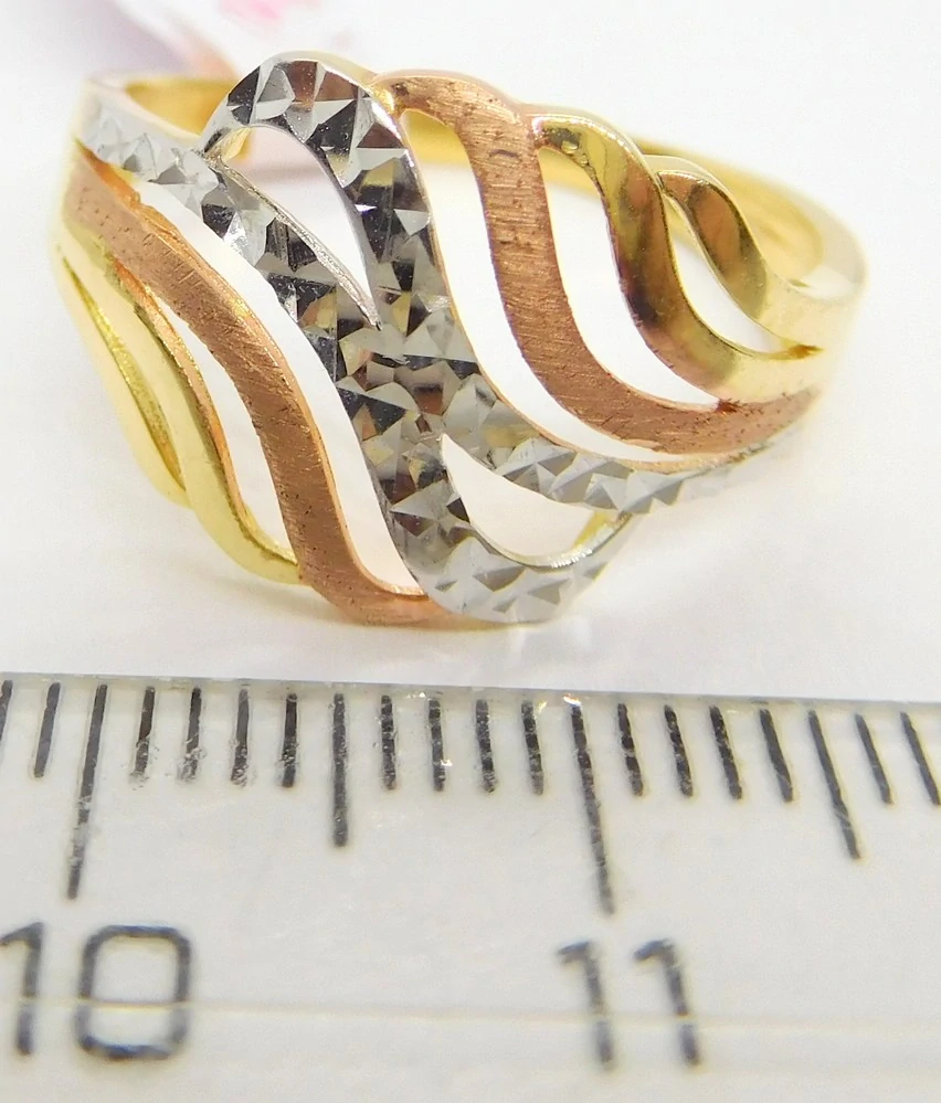 Klenoty Budín Mohutný dámský prsten ze tří barev zlata (růžové,bílé a žluté) 585/2,04gr vel. 62 HK1240