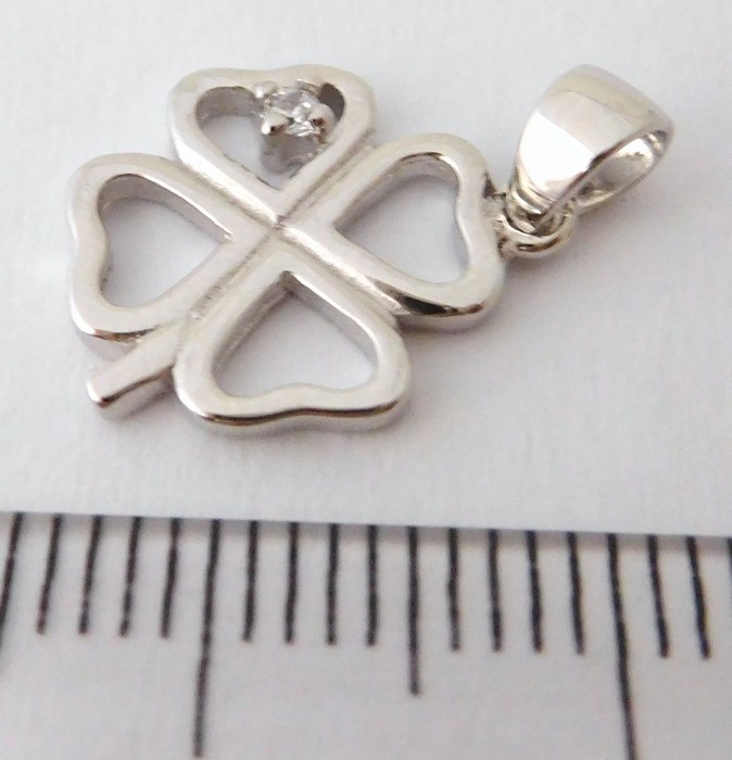 Klenoty Budín Krásný stříbrný přívěšek se zirkony - čtyřlístek 030316200005