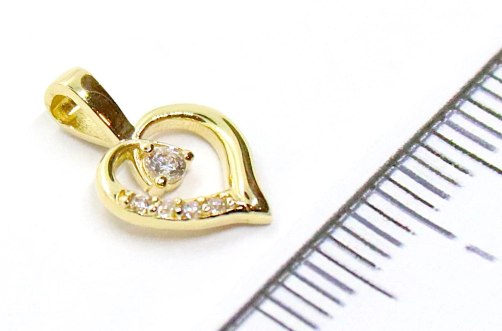Klenoty Budín Dámský zlatý přívěsek se zirkony zamilované srdíčko  585/0,57gr HK3251