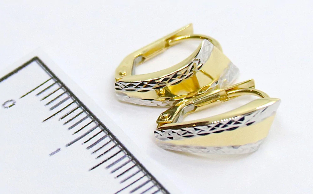 Klenoty Budín Dámské zlaté náušnice z bílého a žlutého zlata s gravírováním 585/1,34gr HK2391