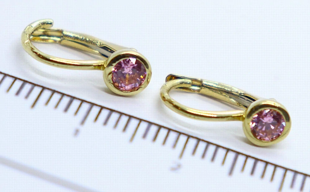 Klenoty Budín Dívčí klasické zlaté náušnice s růženíny na patent 585/1,35gr HK2383