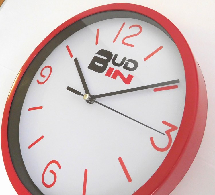 Klenoty Budín Červené nástěnné netikající hodiny s plynulým chodem BUD-IN C1702.2