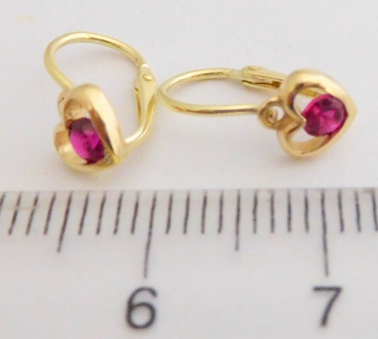 Klenoty Budín Zlaté dětské srdíčkové náušnice s červenými rubíny 585/1,05gr 4030003