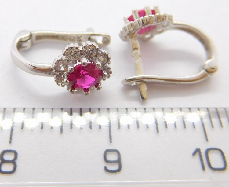 Klenoty Budín Dámské/dívčí zlaté náušnice s červeným rubínem a zirkony 585/1,23gr HK2011