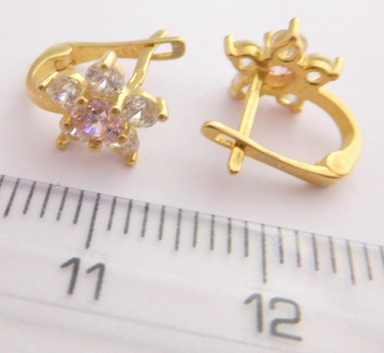 Klenoty Budín Zlaté dámské/dívčí náušnice s růženíny a zirkony 585/1,42gr H2034