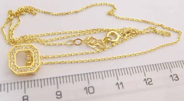 Klenoty Budín Zlatá souprava ze žlutého zlata s pohybujícím se kamínkem (přívěsek) 585/2,32gr 42-45cm HK4005