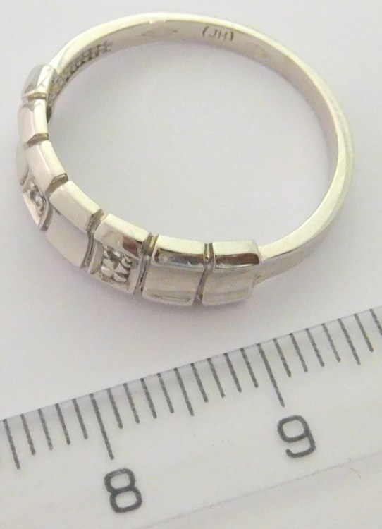 Klenoty Budín Zlatý prsten z bílého zlata osázený zirkony 585/2,51gr vel.55 HK1035