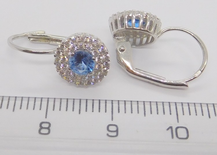 Klenoty Budín Zlaté klasické patentové náušnice s modrými topazy 585/2,45gr HK2039