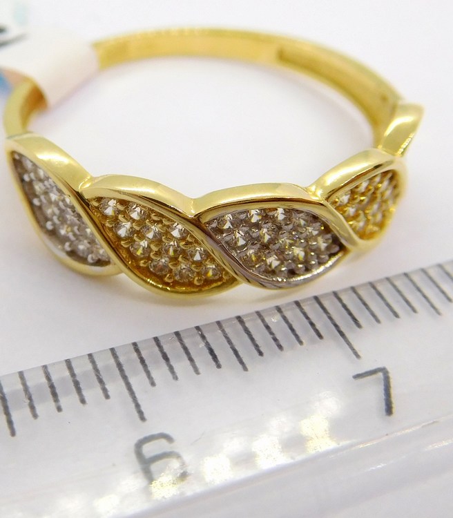 Klenoty Budín Mohutný dámský prsten v kombinaci zlata se zirkony 585/2,15gr vel. 57 HK1009