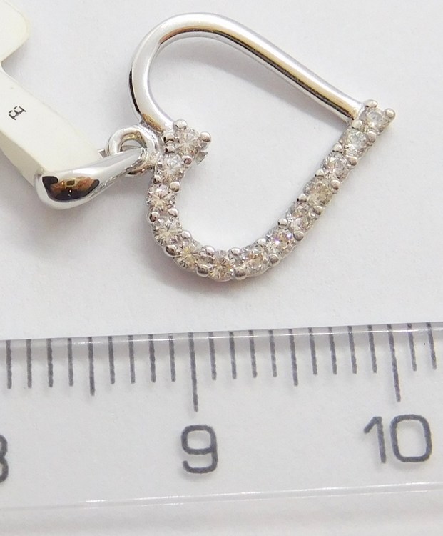 Klenoty Budín - Zlatý přívěsek z bílého zlata se zirkony srdíčko 585/0,73gr HK3254