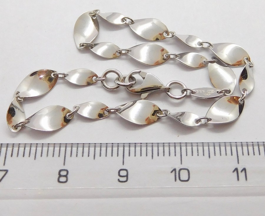 Klenoty Budín Dámský hladký pevný zlatý náramek z bílého zlata 585/2,50gr 18cm HK7006