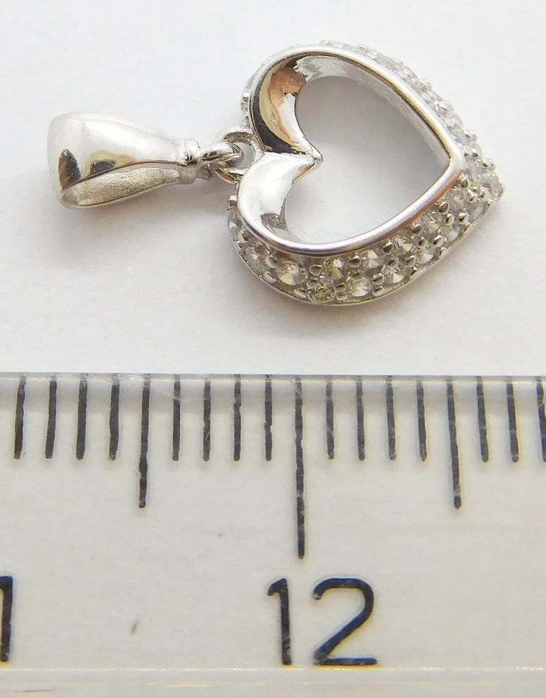 Klenoty Budín Zlaté srdíčko - zlatý přívěsek z bílého zlata se zirkony 585/0,80gr HK3174