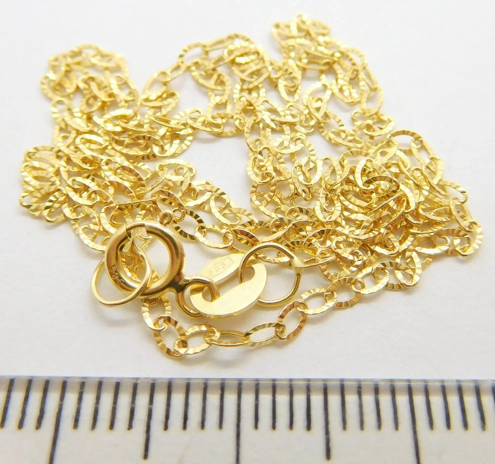 Klenoty Budín Dámský gravírovaný zlatý řetízek 45cm/1,20gr HK6176