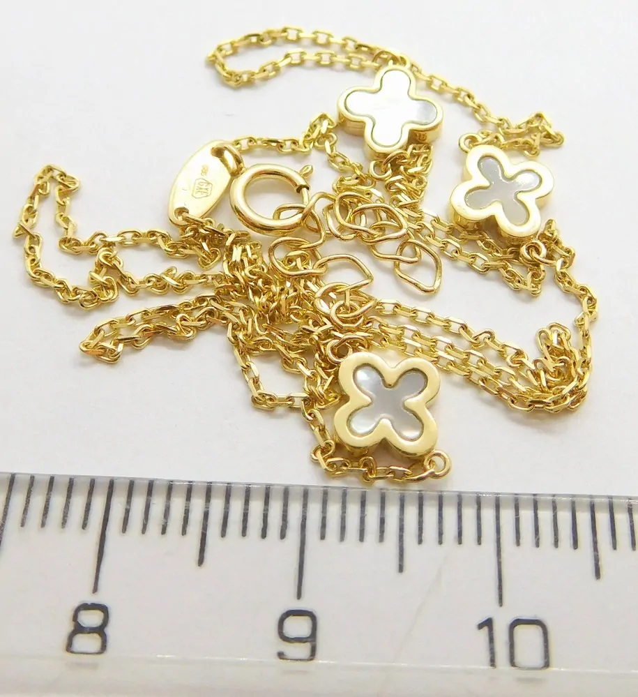 Klenoty Budín Dámský zlatý náhrdelník s bílou perletí čtyřlístky 585/2,17gr 42+3cm 02784