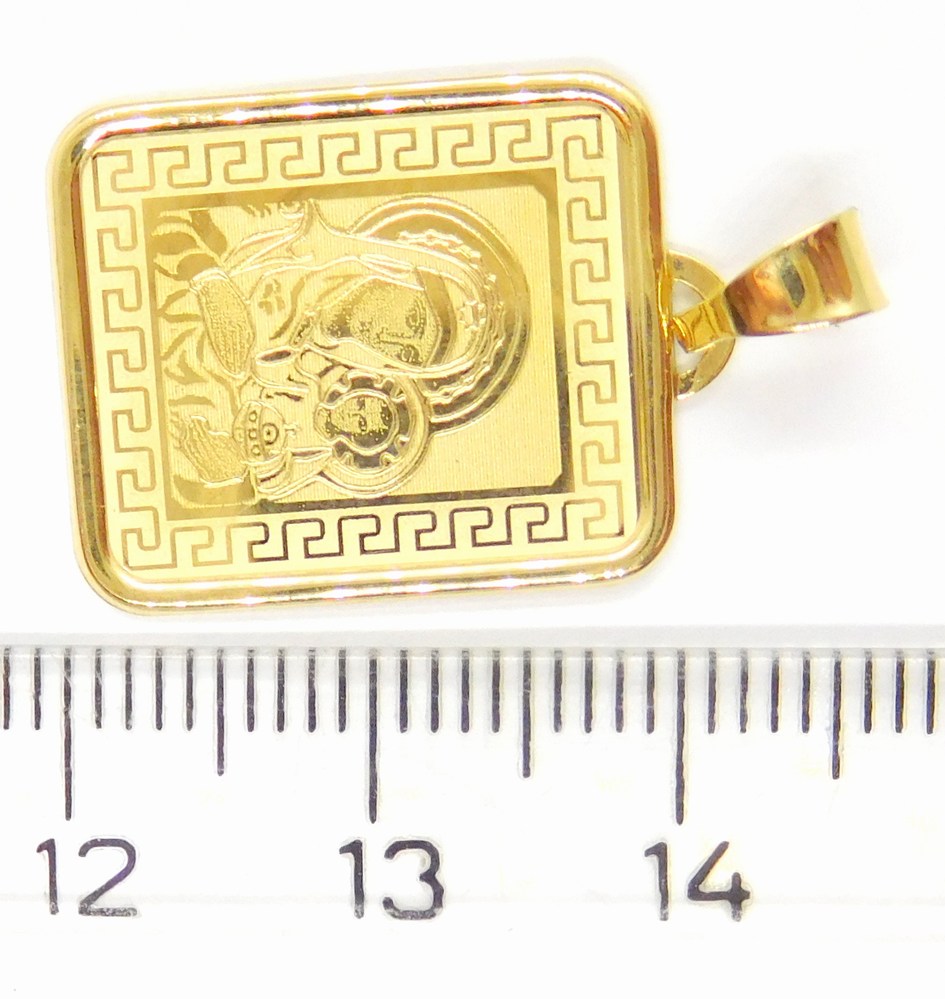 Klenoty Budín Dámský zlatý velký přívěsek gravírovaná zlatá madonka 585/1,36gr 02412