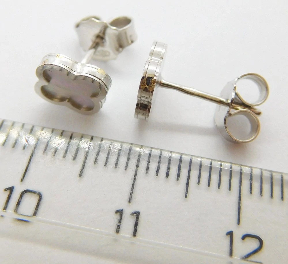 Klenoty Budín Dámské zlaté náušnice z bílého zlata s bílou perletí čtyřlístek 585/1,40gr HK2317