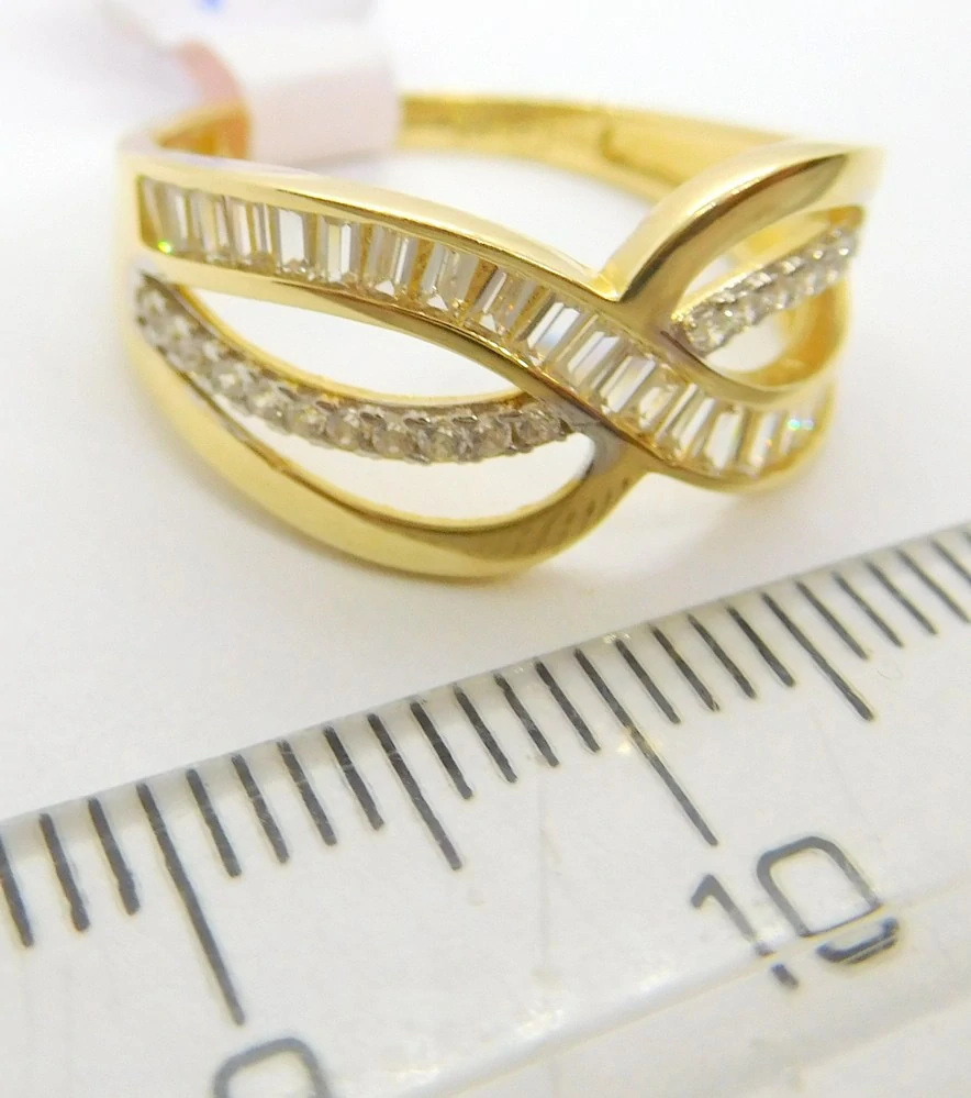 Klenoty Budín Mohutný dámský zlatý prsten se zirkony 585/2,30gr vel. 55 HK1202