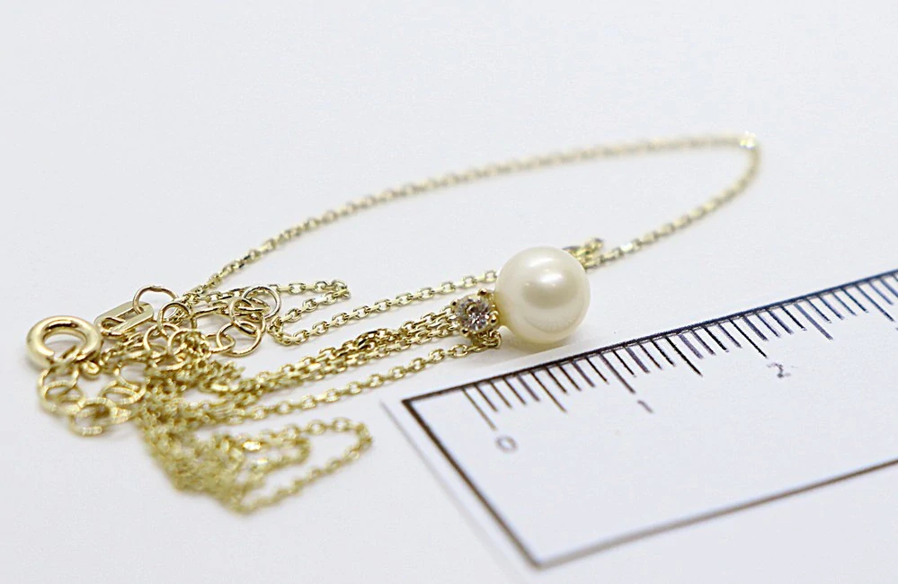 Klenoty Budín Dámský zlatý náhrdelník ze žlutého zlata se zirkonem a perlou 585/1,74gr 42+3cm H4065