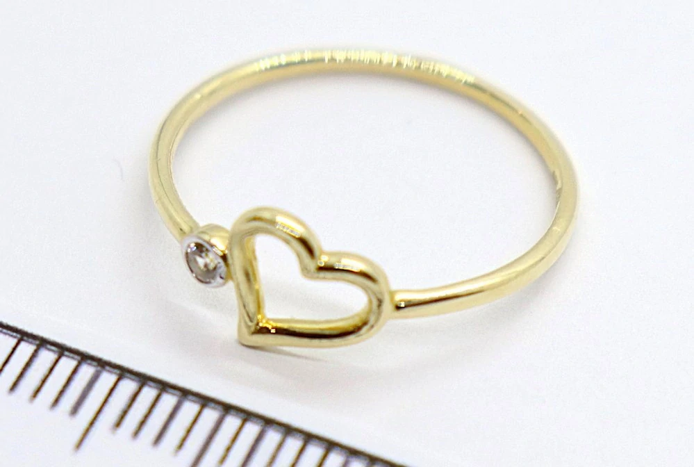 Klenoty Budín Dámský zlatý prsten se zirkonem v srdíčku 585/1,14gr vel. 55 HK1256