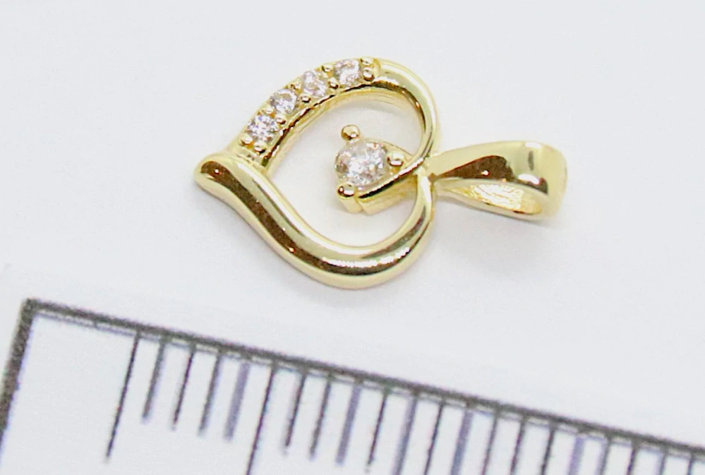 Klenoty Budín Dámský zlatý přívěsek se zirkony zamilované srdíčko  585/0,57gr HK3251