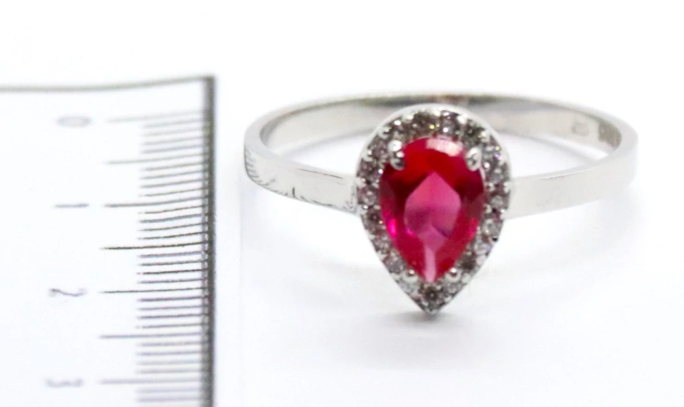 Klenoty Budín Dámský prsten z bílého zlata s červeným rubínem 585/1,66gr vel. 55 HK1249