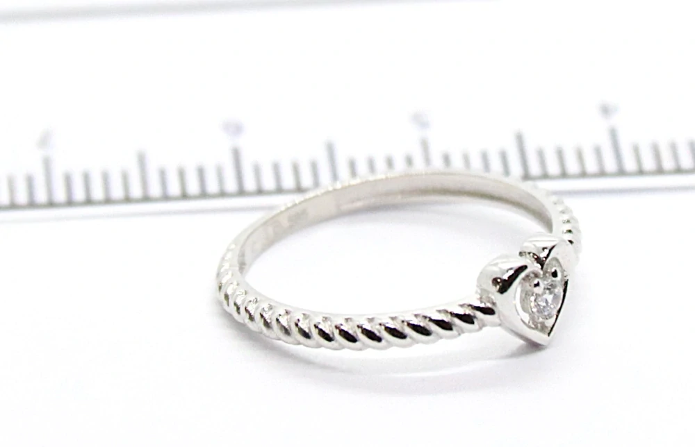 Klenoty Budín Dámský zásnubní srdíčkový prsten z bílého zlata se zirkonem 585/1,15gr vel. 50 HK1252
