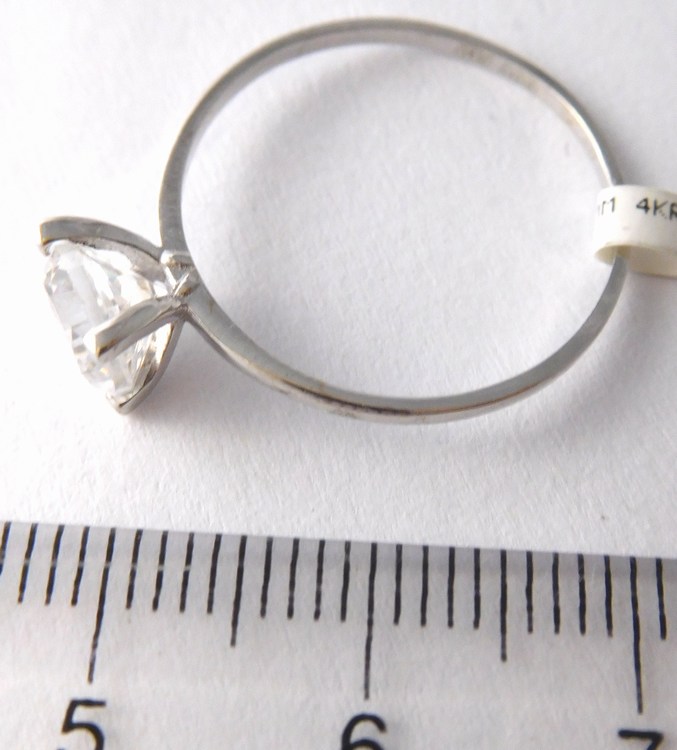 Klenoty Budín Mohutný zlatý prsten z bílého zlata - zásnubní prsten 585/1,35gr vel. 58 1166023